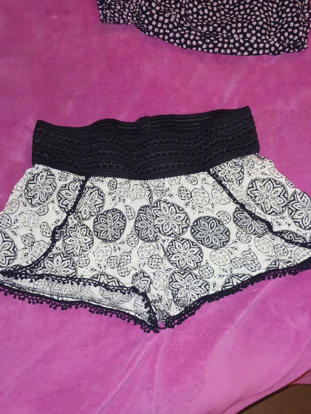 No Boundaries Black and White- Sz Med(7-9) High Waist Shorts